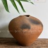 Bình gốm phong cách wabi sabi